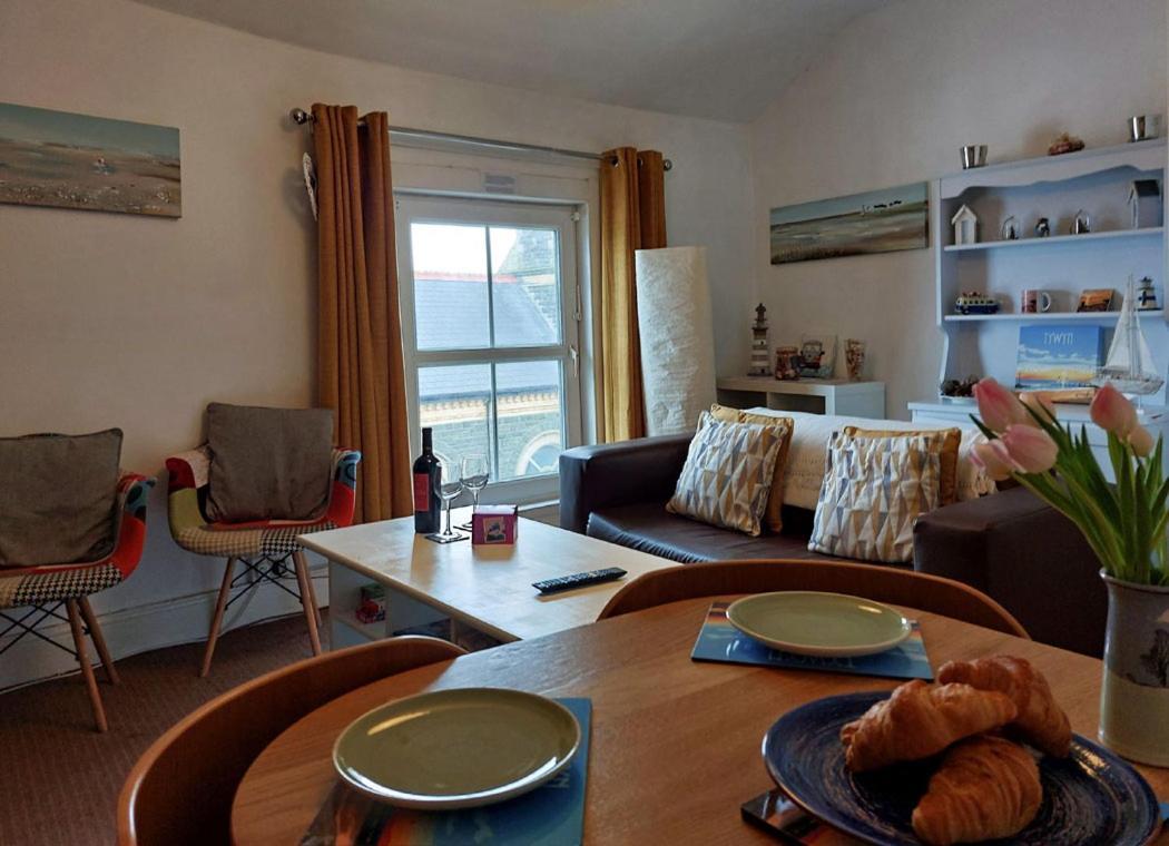 Salt Marsh Apartment Tywyn Dış mekan fotoğraf